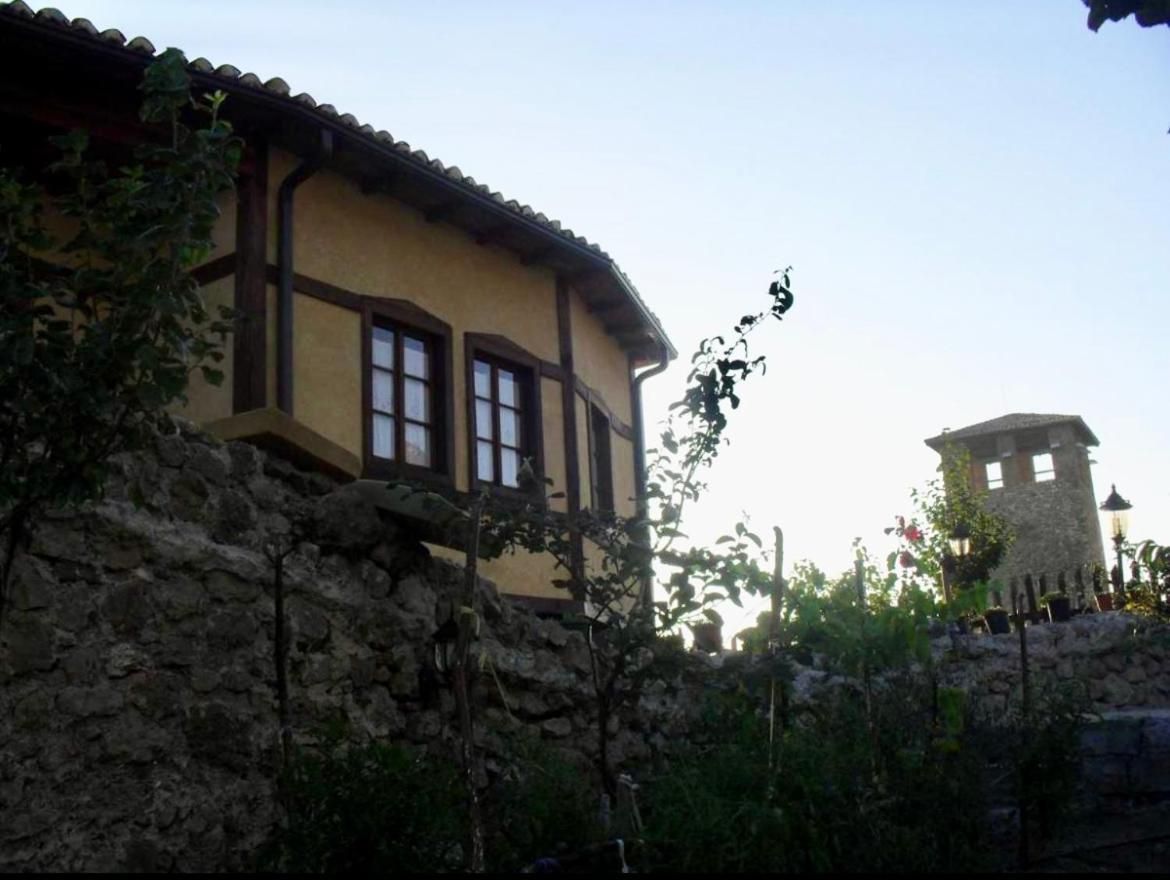 Rooms Emiliano Castle Of Kruja Exterior foto