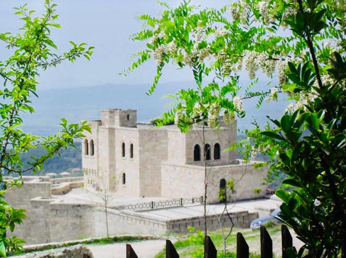 Rooms Emiliano Castle Of Kruja Exterior foto
